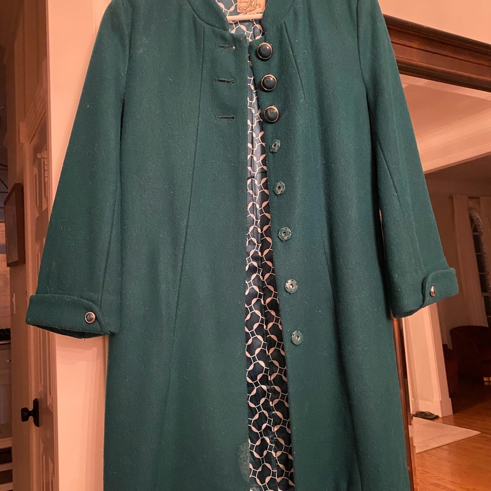 Green Coat - Picture 4 of 6